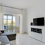 Greice Homes - T2 - Jv - Centre アパート ヴィラモウラ